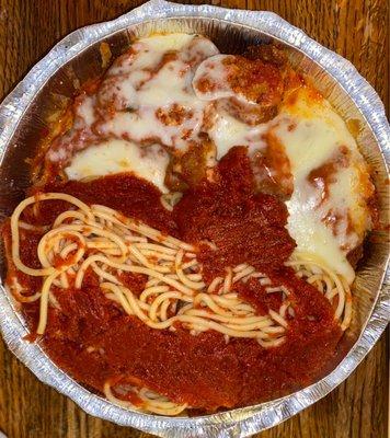 Chicken Parmigiana Entree with Spaghetti