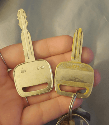 Left - new key Right - Broken old key