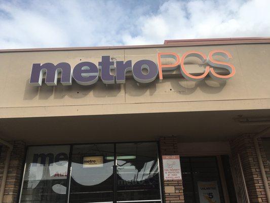 MetroPCS Store Front, Stockton, CA.