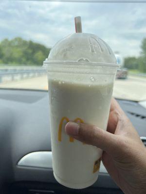 Large vanilla milkshake