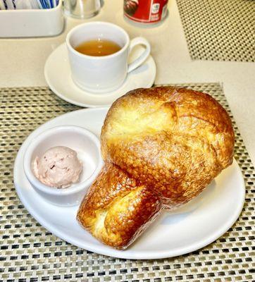 "NM Classic Popover w/Strawberry Butter" @ NM Cafe - 6/9/24