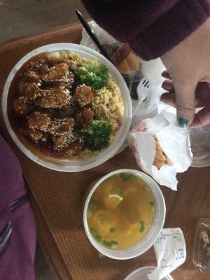 Order for takeout. It's was decent! Got the lunch special so it was awesome. What you see here is the sesame chicken w rice & wonton soup!!