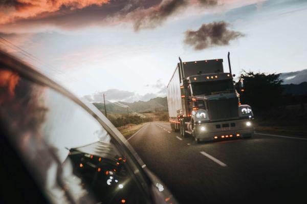 Trucking Accident Attorney/Lawyer