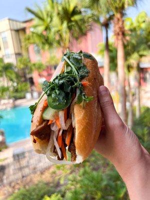 Beef bahn mi