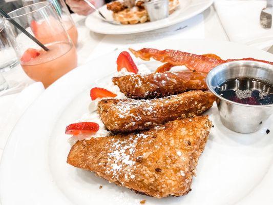 Granola Stuffed French Toast