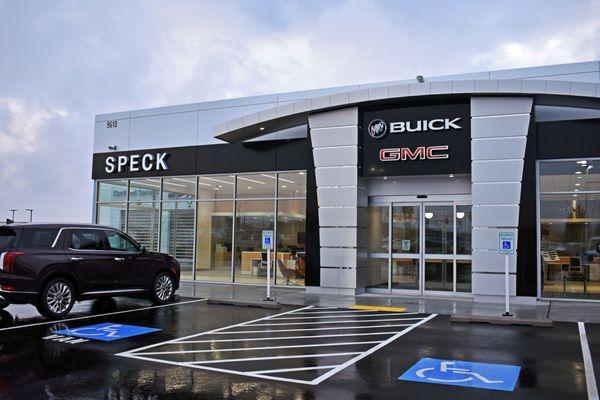 Dealership Exterior Image.