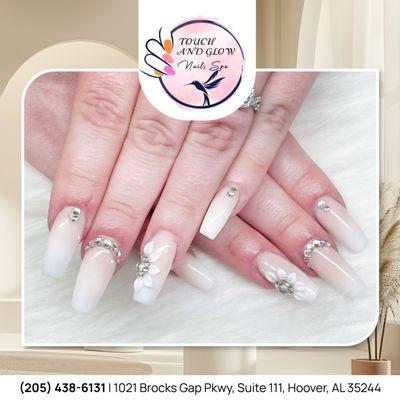 " Brighten up your holiday with gorgeous flower nail art! Add a pop of nature to your Thanksgiving style.  
Reserve your spot and embrac