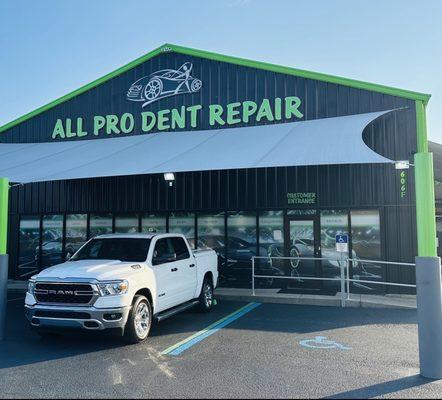 Auto/truck repair shop.  Fort Walton, Florida