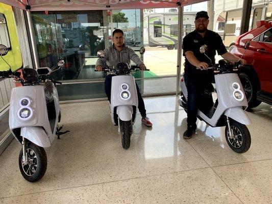 Noey & Tyler Trying them out at VenturaRV Electric Scooters now in White, Red, Black in Stock Now at VENTURARV.