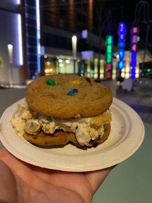 Insomnia Cookies