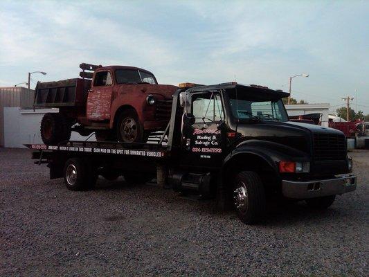 Roscoe's come to you, pays cash for junk vehicles and offers immediate junk vehicle towing