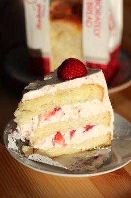 Strawberry Cream Cake 草莓奶油蛋糕 ($8.50) - it's good. Fluffy and light; cream is strawberry flavored. A bit sweeter than other cakes here.