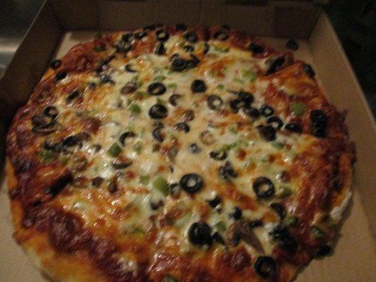 one-size 12" pizza with mushrooms, black olives and green bell peppers.