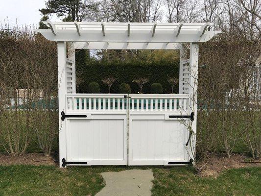 Custom Cedar 4-Post Pergola with Capped Roosevelt Gates