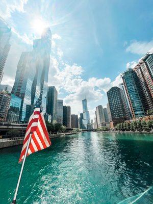 Excellent views on the Chicago River Island Party Boat