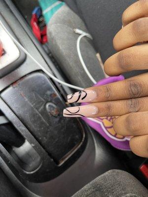 Dola Nails