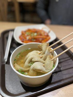 Odeng soup and spicy rice cake