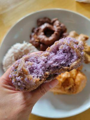 Inside the une donut! Delicious!