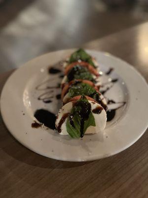 Caprese Salad (no pesto)