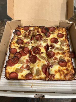 The Prince (pepperoni, Italian sausage and bacon)