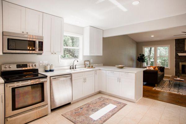 Pure White cabinets with Silver White quartz