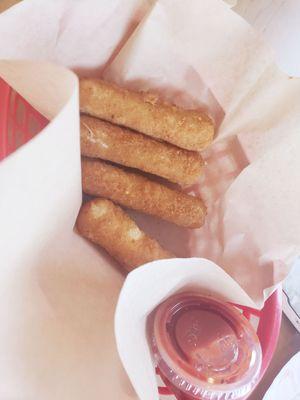 Mozzarella sticks with marinara