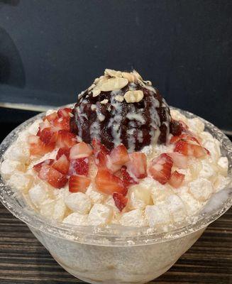 Red bean Bingsu with fruit topping