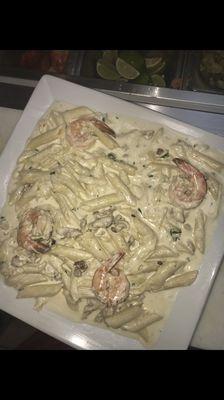 Pasta alfredo con camaron