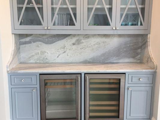 Tropical blue Brazilian marble hi backsplash with perfect vein to vein match