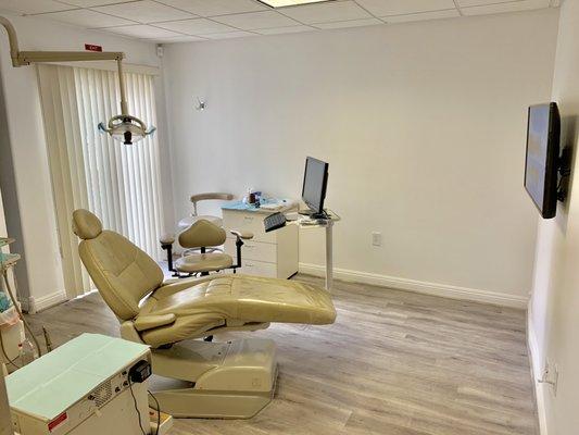 TUSTIN ENDODONTICS: Treatment Room