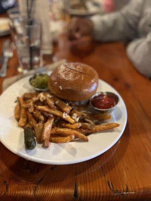 Bear Tooth Theatre Pub