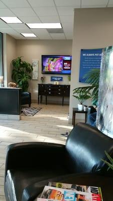 Very nice waiting room with refreshments while you wait.