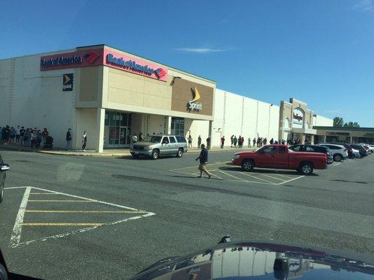 Huge line to go to Burlington coat factory at 9 AM