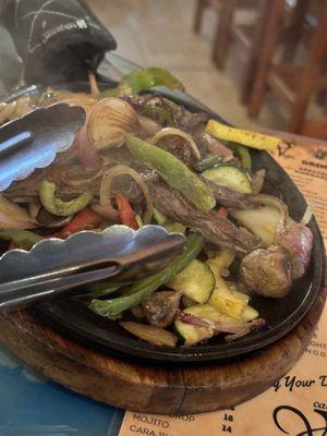 Sizzling Fajitas de Carne Asada