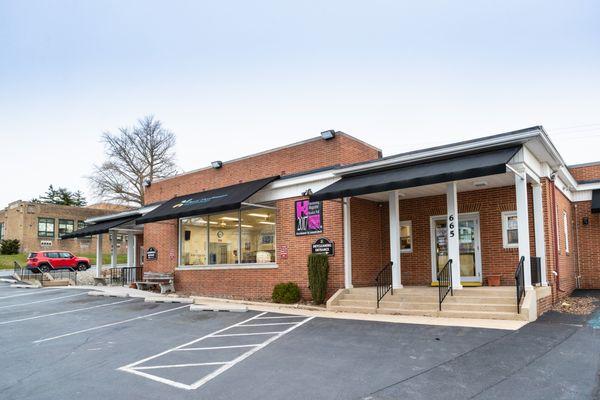 Classic Drycleaners and Laundromats