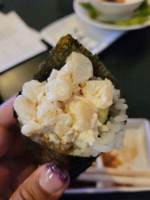 Spicy scallop hand roll