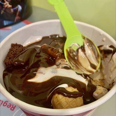 Menchie's Frogen Yogurt