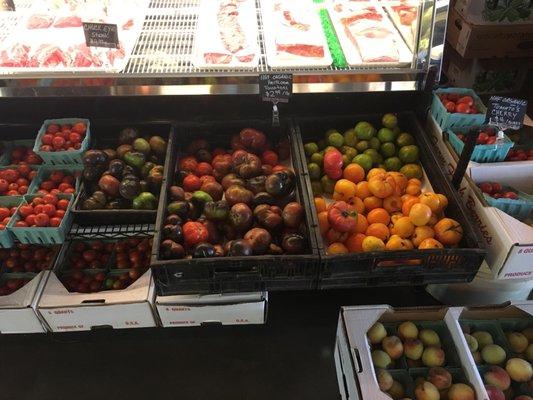 Black & yellow heirlooms + cherry tomatoes galore.