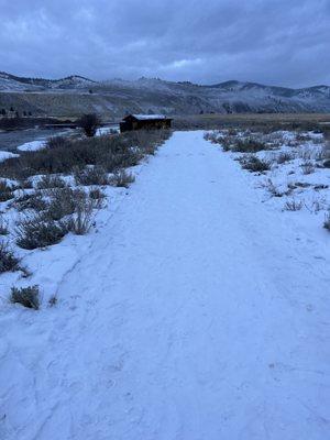 Path to the hot spring