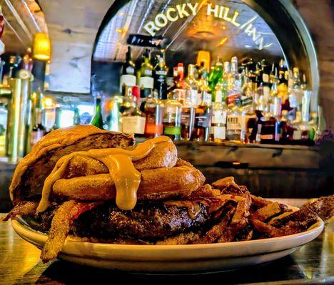 Rocky Hill Inn & Tavern