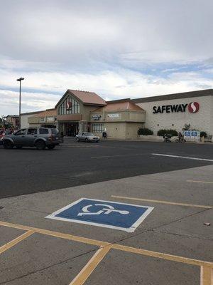 Ratchet Safeway with rude, combative staff.