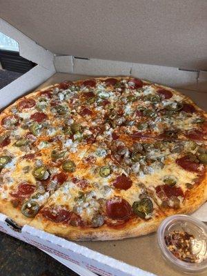 Meat lovers w jalapeños 18"