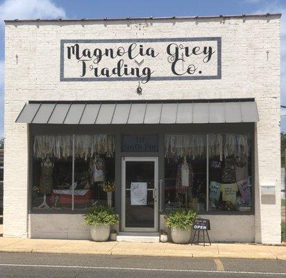 Magnolia Grey Trading Co. 111 S. Pine St Vivian, La 71082