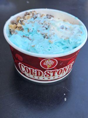 One scoop of cake batter and one scoop of cotton candy with Heath bar crumble.