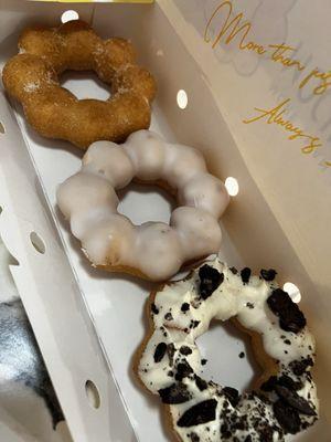 Churro, icing, & cookies & cream