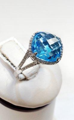 14k White Gold Blue Topaz RIng with Diamonds