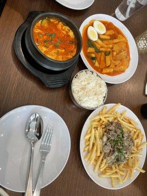 Soup, ttekboki, bulgogi fries