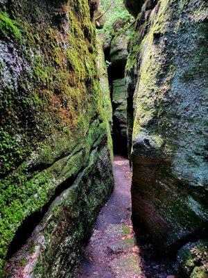 Rock City Park Fat Man Squeeze