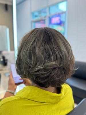 Layer short hair with Highlights