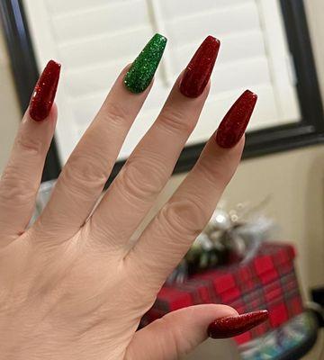 I had my Nails  done in Christmas  Red & Green yesterday by Andy